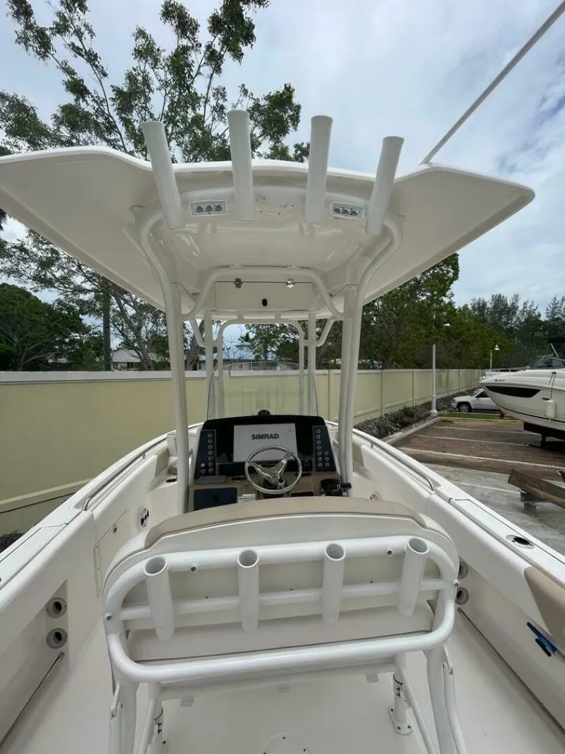 Slide: The Image of Robalo R242 Center Console 2019 - 5012478