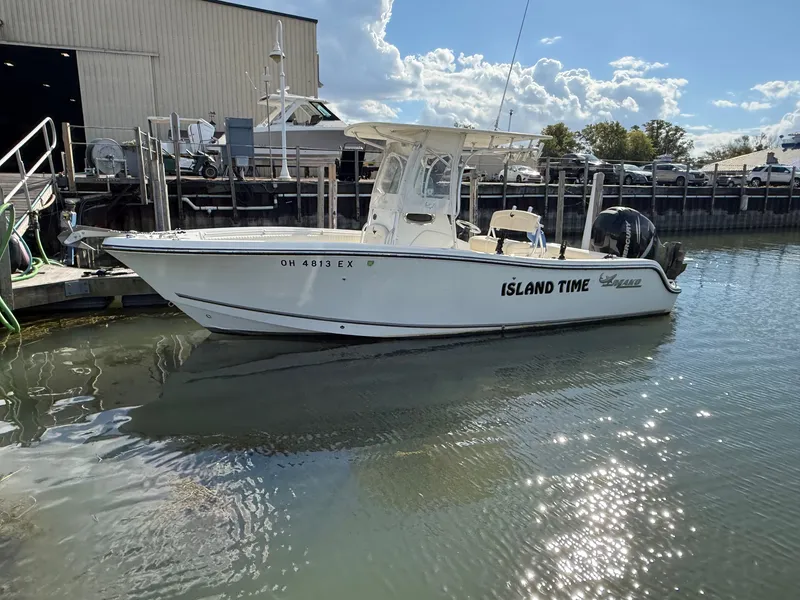 The Image of Mako 234 CC 2012 - 0