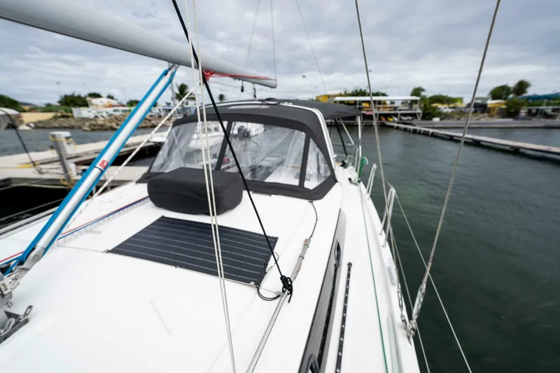 Slide: The Image of Deck Oceanis Beneteau 41  Sint Maarten St Martin Caribbean - 4996401