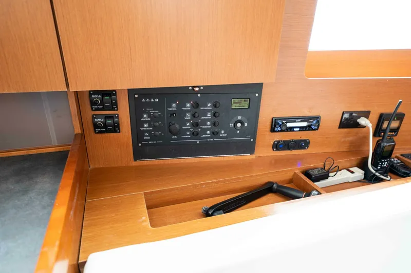 Slide: The Image of Electric Oceanis Beneteau 41  Sint Maarten St Martin Caribbean - 4996403
