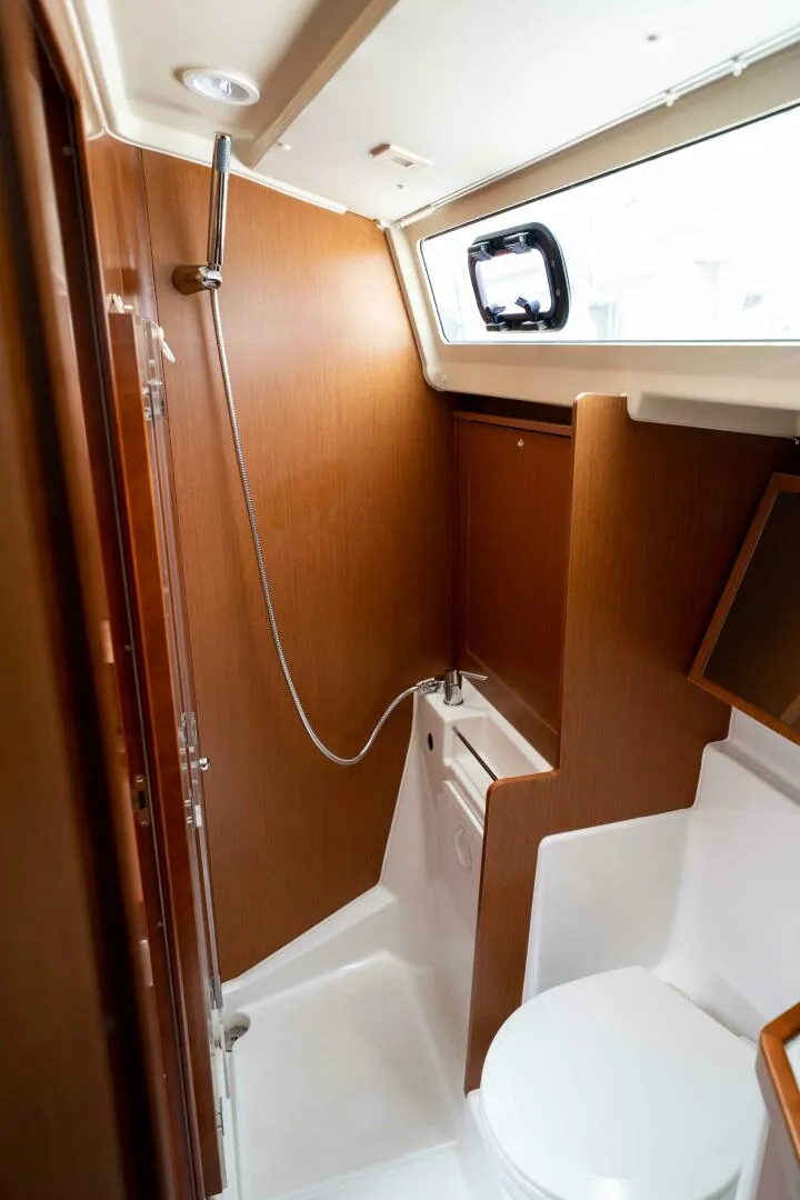 Slide: The Image of Head Oceanis Beneteau 41  Sint Maarten St Martin Caribbean - 4996409