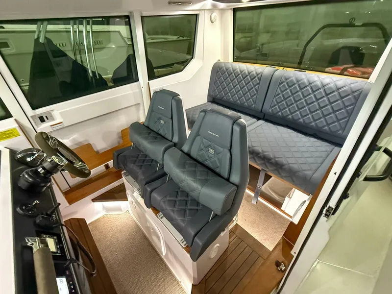 Slide: The Image of Axopar Cabin 2021 - 5001202