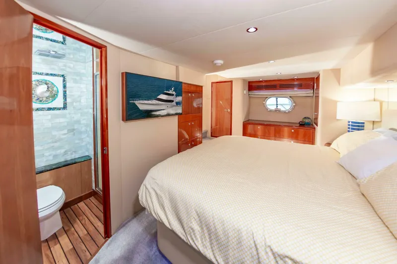 Slide: The Image of Hatteras 64 Enclosed Bridge 2008 - 4999973