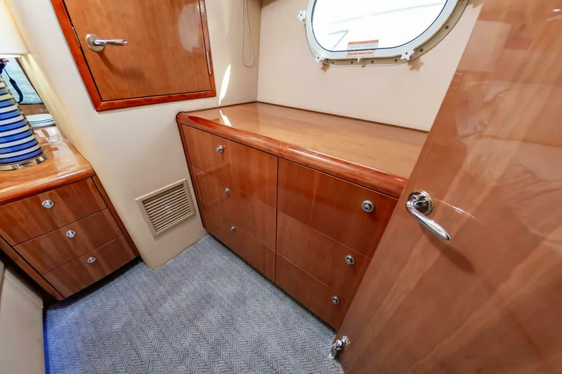 Slide: The Image of Hatteras 64 Enclosed Bridge 2008 - 4999979