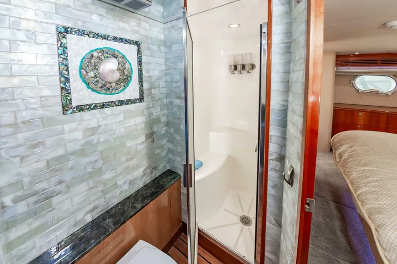 Slide: The Image of Hatteras 64 Enclosed Bridge 2008 - 5000000