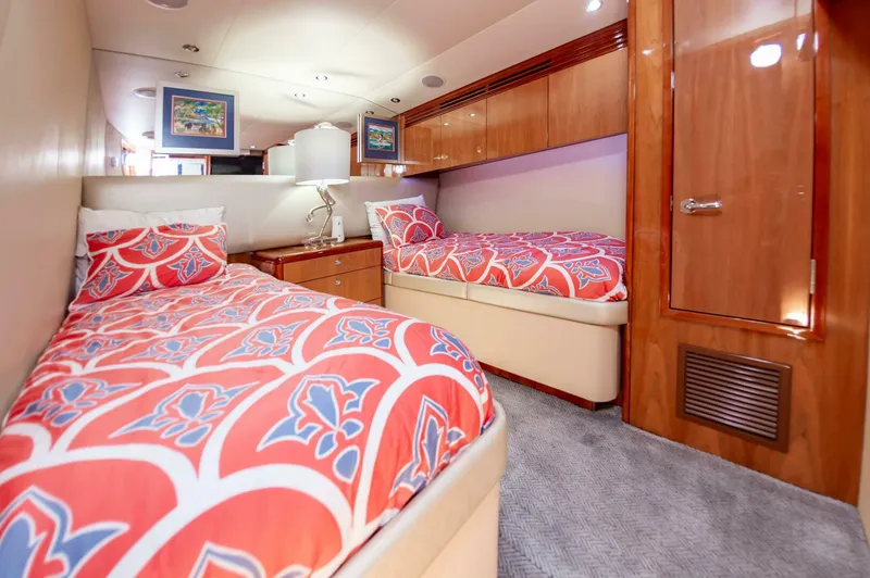 Slide: The Image of Hatteras 64 Enclosed Bridge 2008 - 5000003