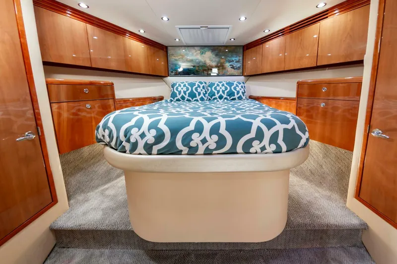 Slide: The Image of Hatteras 64 Enclosed Bridge 2008 - 5000013