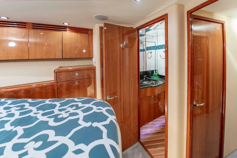 Slide: The Image of Hatteras 64 Enclosed Bridge 2008 - 5000014