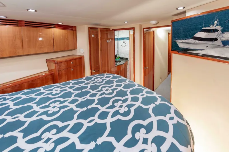 Slide: The Image of Hatteras 64 Enclosed Bridge 2008 - 5000016