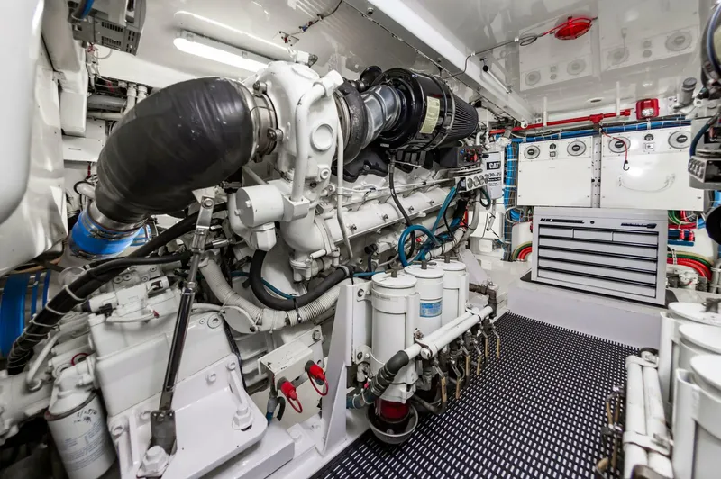 Slide: The Image of Hatteras 64 Enclosed Bridge 2008 - 5000026