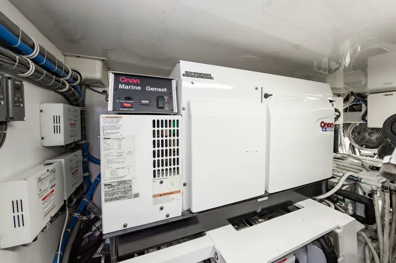 Slide: The Image of Hatteras 64 Enclosed Bridge 2008 - 5000039