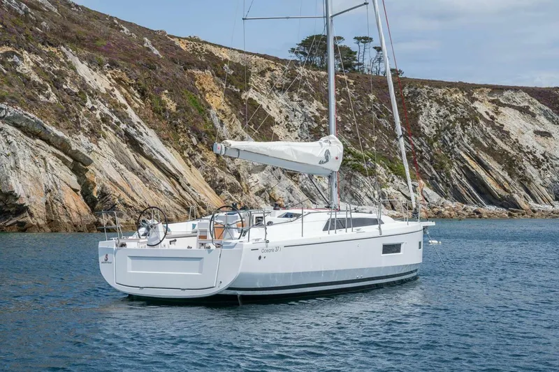 The Image of Beneteau Oceanis 37.1 Electric - 5849853