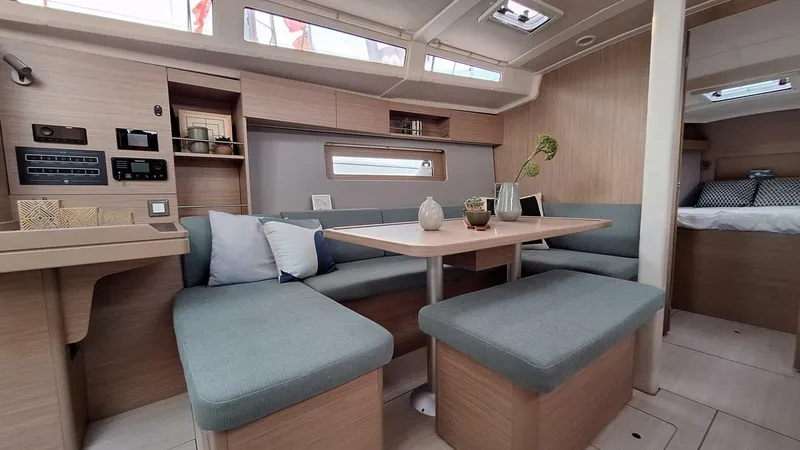 Slide: The Image of Beneteau Oceanis 37.1 Electric - 5849780