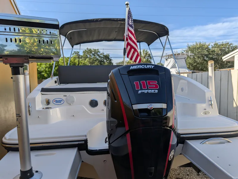 Slide: The Image of Bayliner DX2000 2022 - 6083278