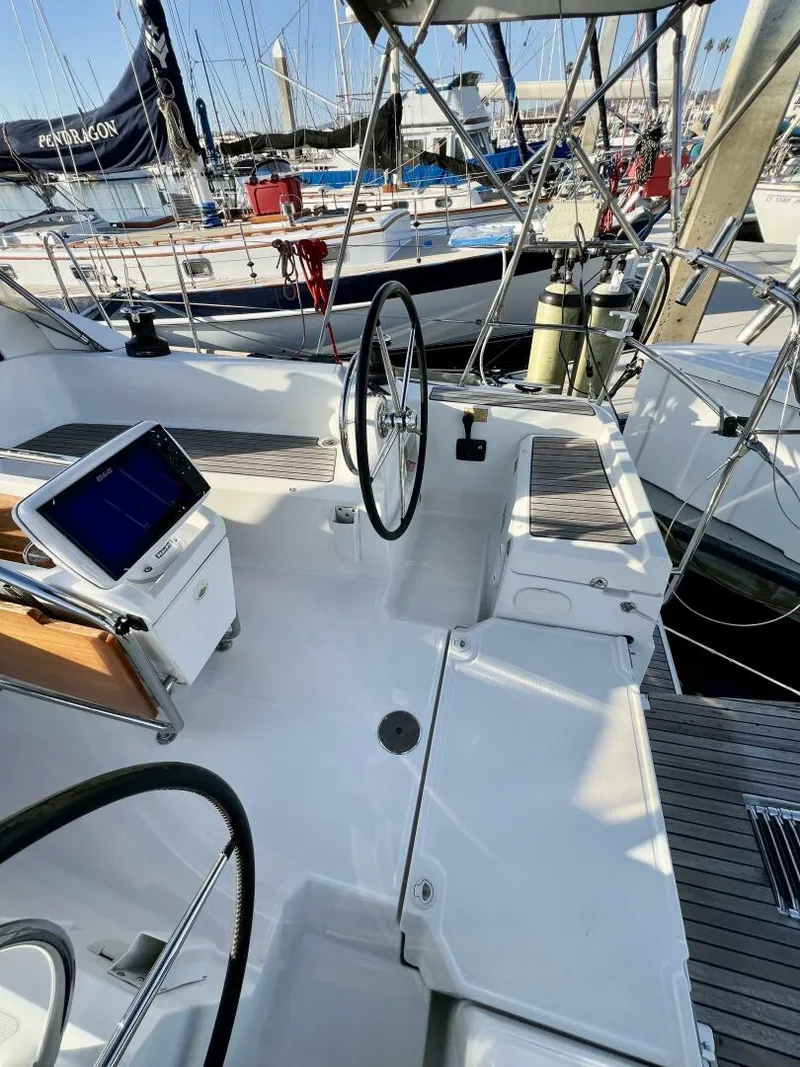 Slide: The Image of Jeanneau 379 2013 - 5003787