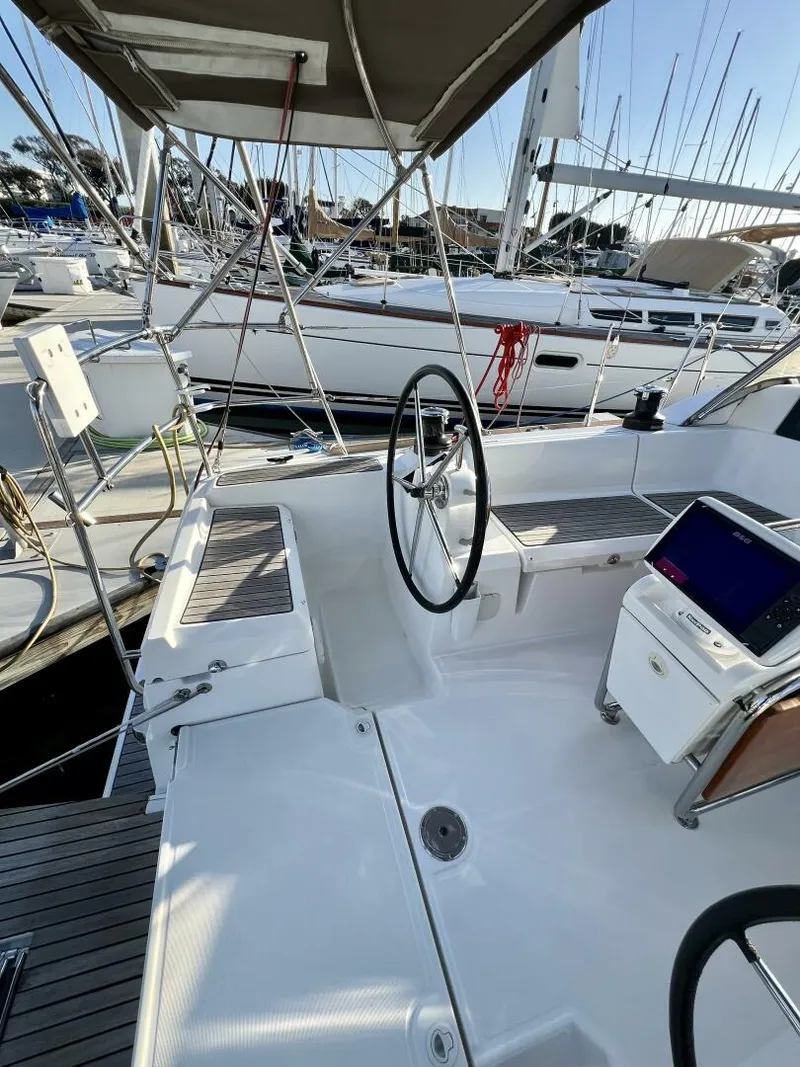 Slide: The Image of Jeanneau 379 2013 - 5003788