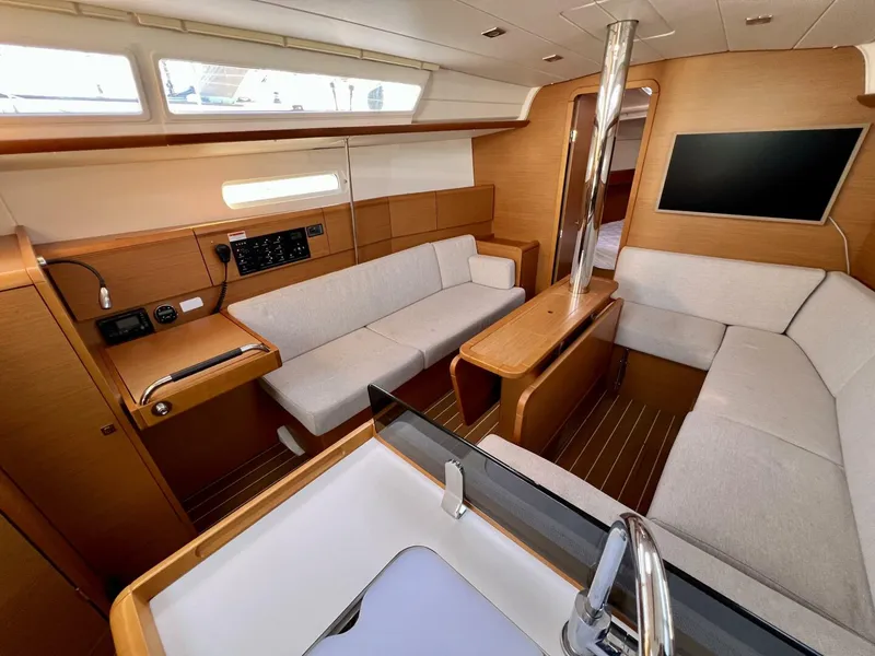 Slide: The Image of Jeanneau 379 2013 - 5003813