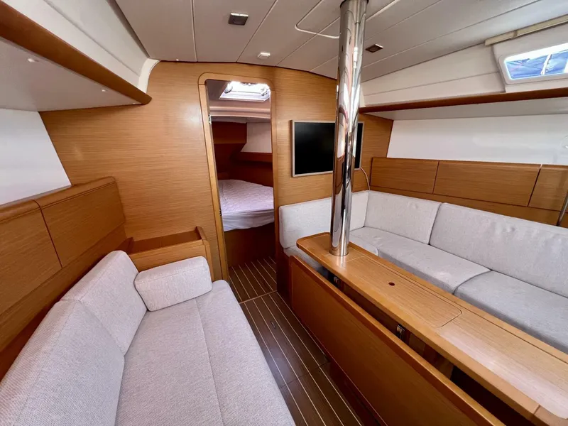 Slide: The Image of Jeanneau 379 2013 - 5003815