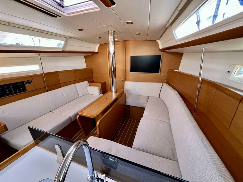 Slide: The Image of Jeanneau 379 2013 - 5003816