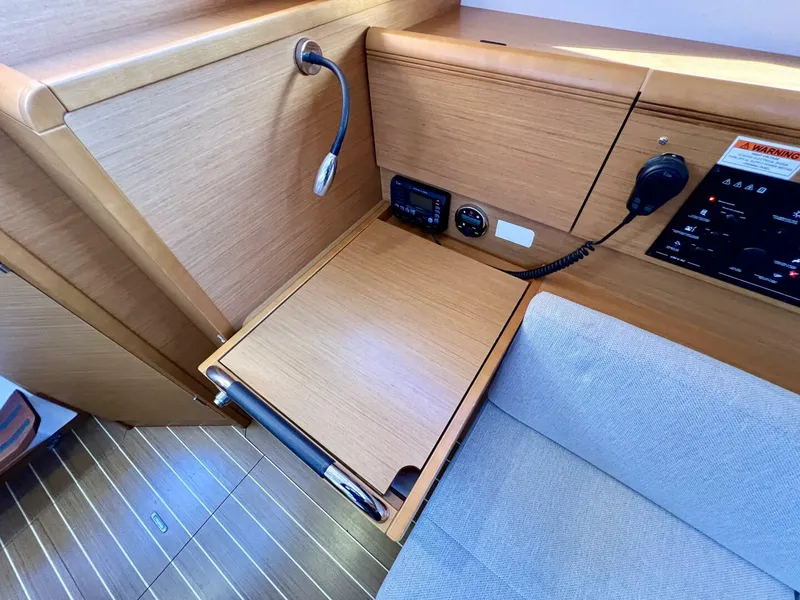 Slide: The Image of Jeanneau 379 2013 - 5003826