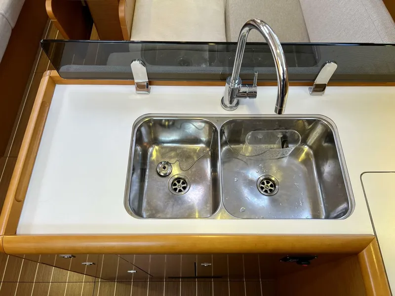 Slide: The Image of Jeanneau 379 2013 - 5003837