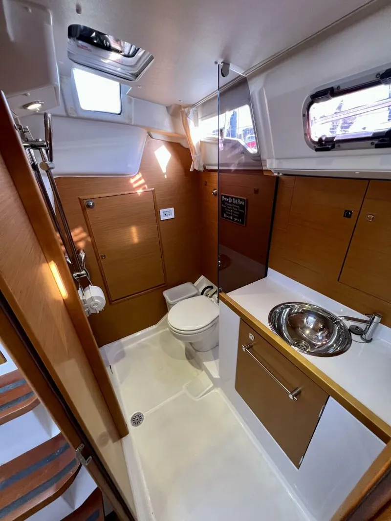 Slide: The Image of Jeanneau 379 2013 - 5003840