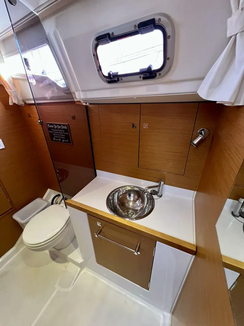 Slide: The Image of Jeanneau 379 2013 - 5003841