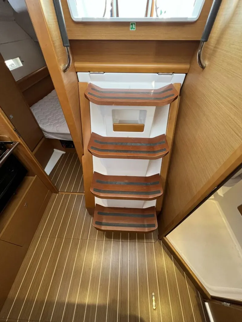 Slide: The Image of Jeanneau 379 2013 - 5003843