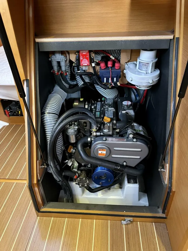 Slide: The Image of Jeanneau 379 2013 - 5003846