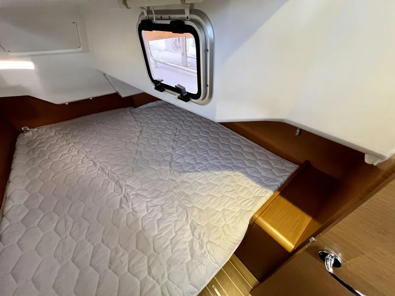 Slide: The Image of Jeanneau 379 2013 - 5003849