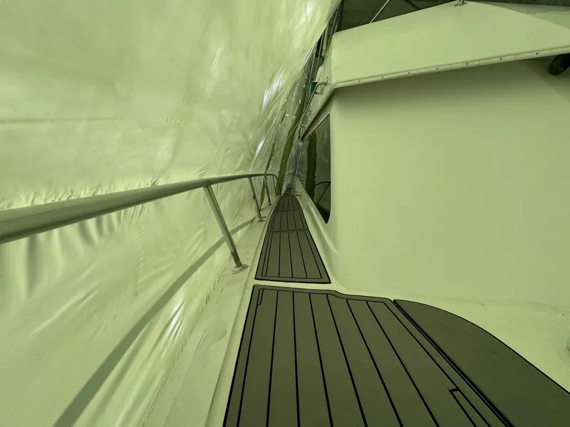 Slide: The Image of Hatteras CONVERTIBLE 1980 - 5008604