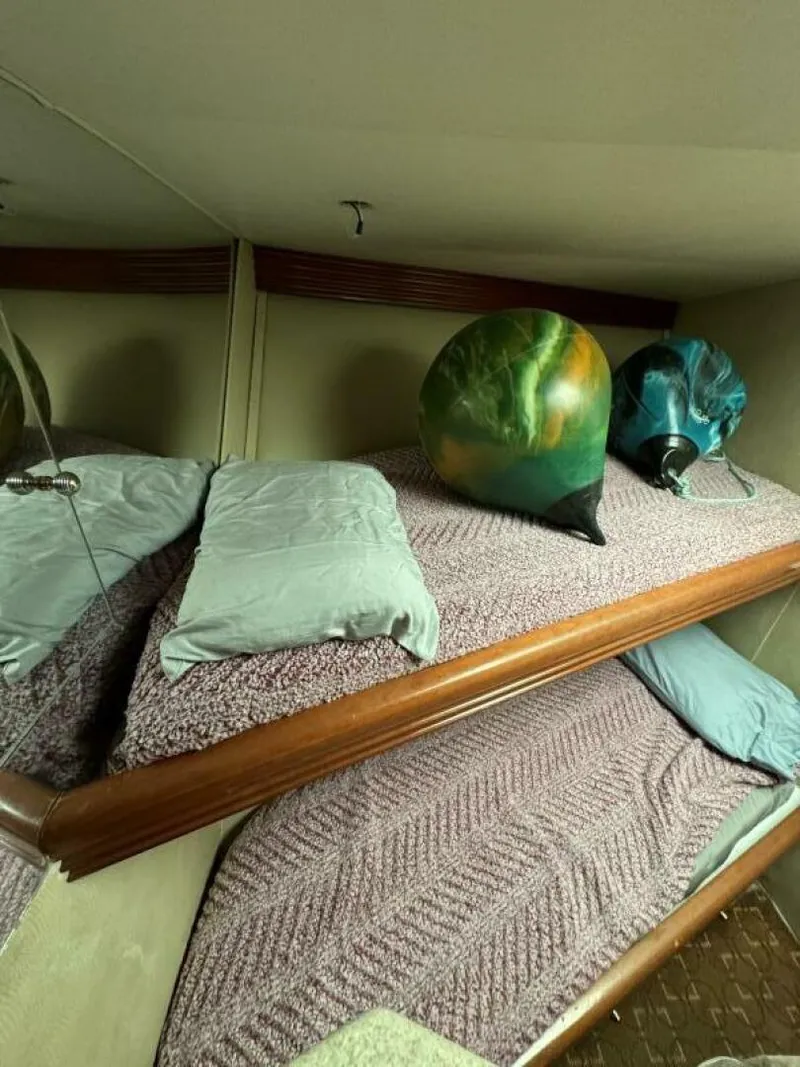 Slide: The Image of Hatteras CONVERTIBLE 1980 - 5008652