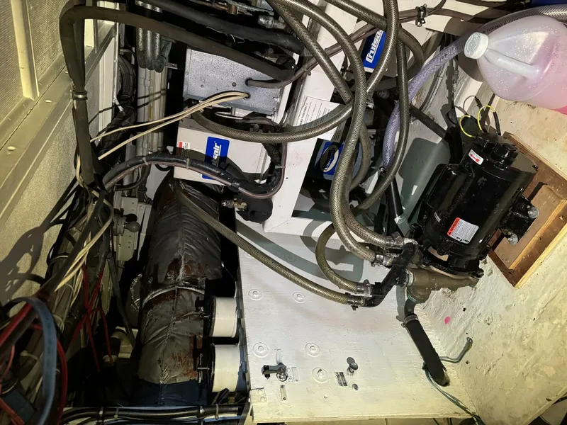 Slide: The Image of Hatteras CONVERTIBLE 1980 - 5008657