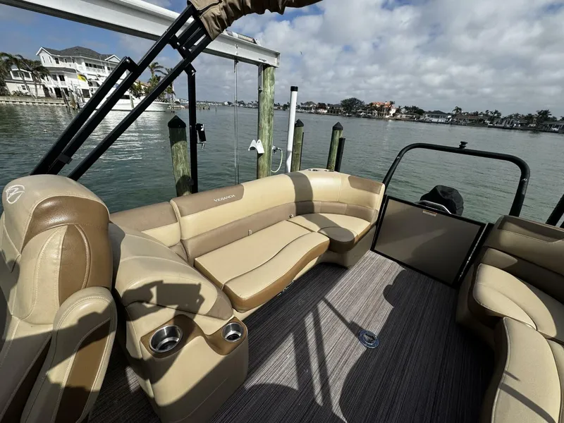 Slide: The Image of Veranda VR22 RC 2020 - 5008319