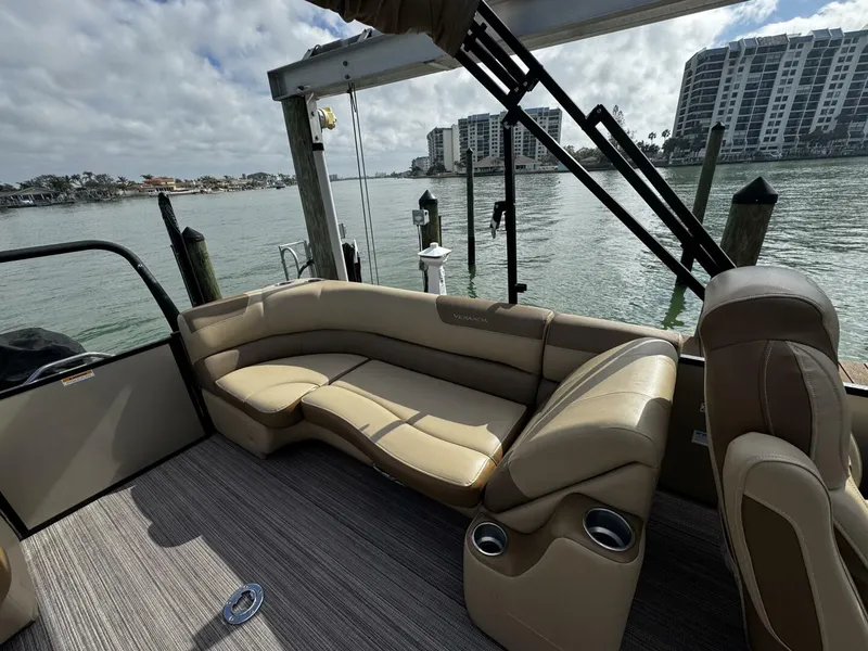 Slide: The Image of Veranda VR22 RC 2020 - 5008320