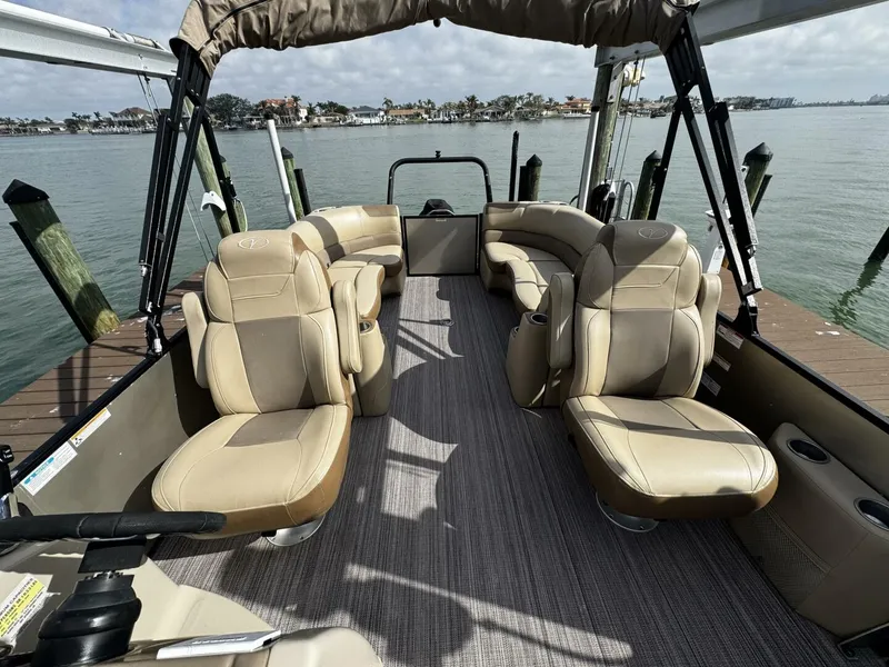 Slide: The Image of Veranda VR22 RC 2020 - 5008321