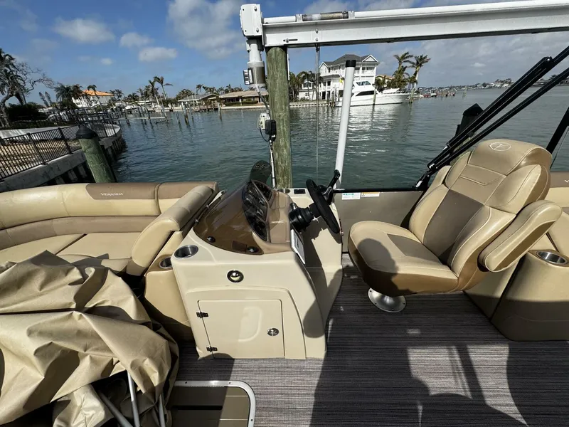 Slide: The Image of Veranda VR22 RC 2020 - 5008323