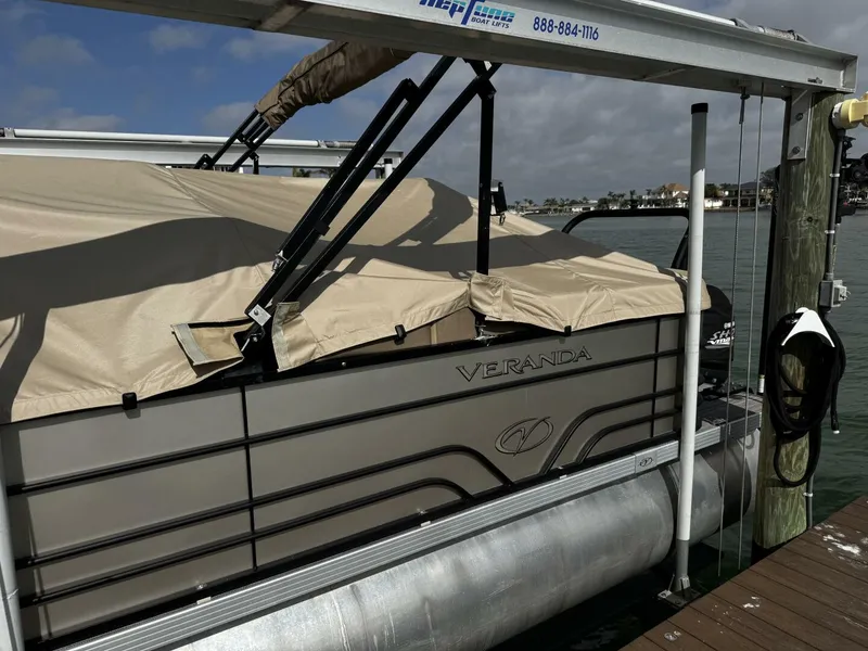 Slide: The Image of Veranda VR22 RC 2020 - 5008310