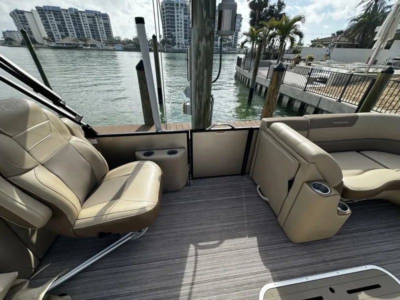 Slide: The Image of Veranda VR22 RC 2020 - 5008333