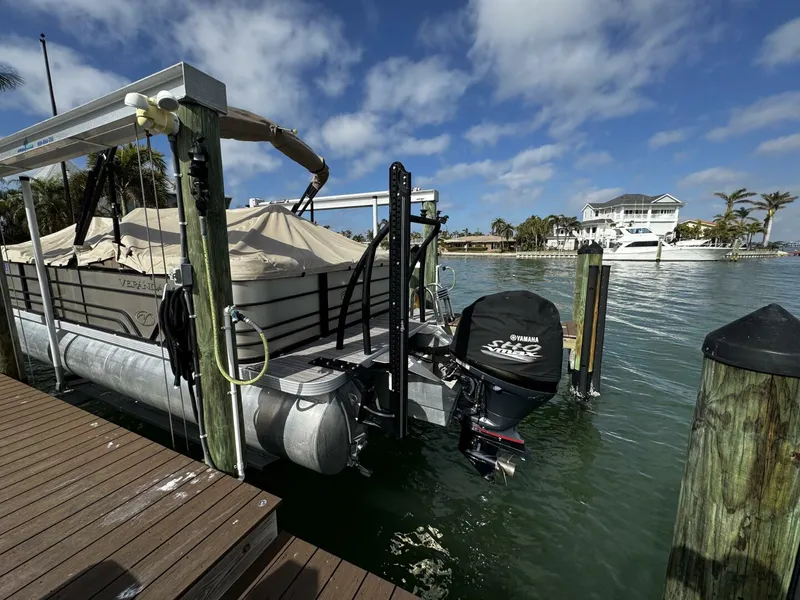 Slide: The Image of Veranda VR22 RC 2020 - 5008312