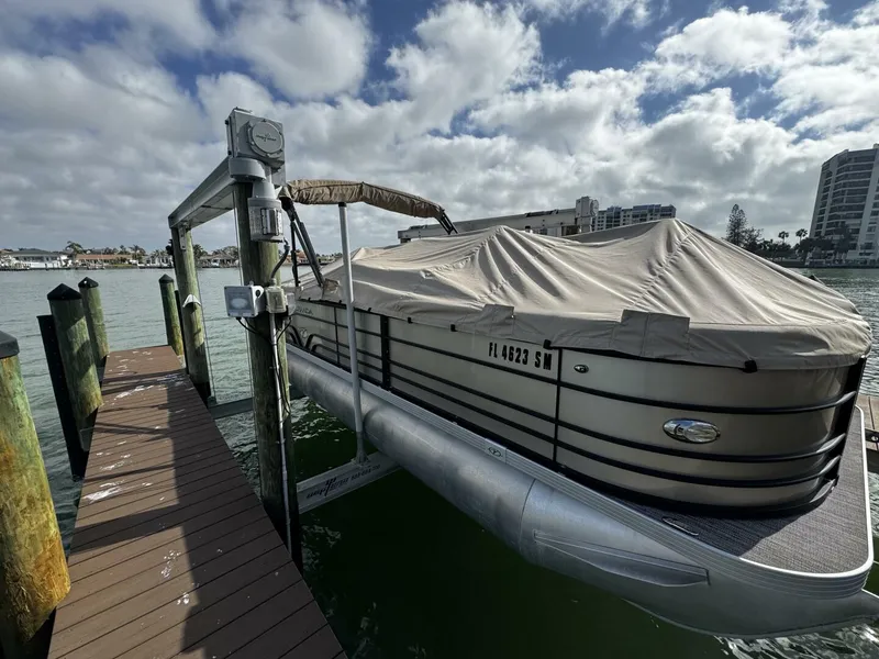 Slide: The Image of Veranda VR22 RC 2020 - 5008314