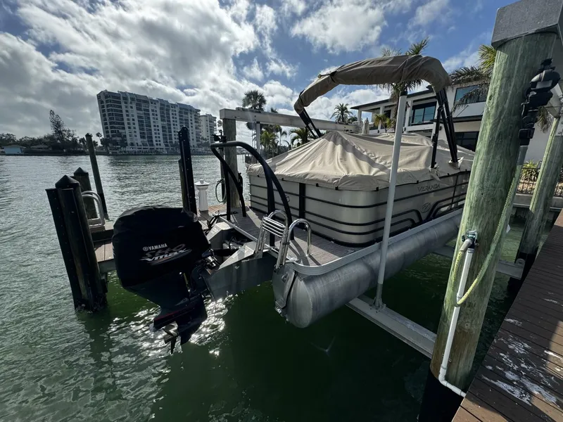 Slide: The Image of Veranda VR22 RC 2020 - 5008316