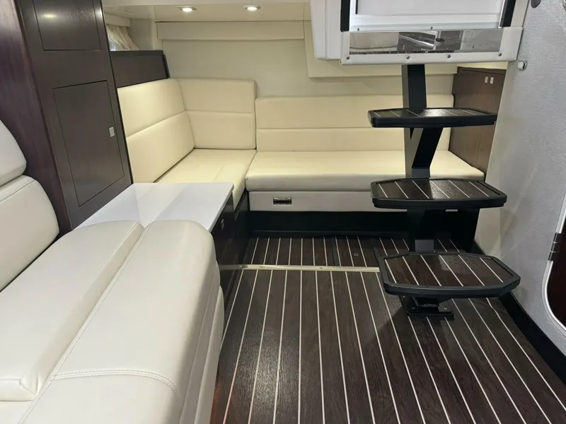 Slide: The Image of Monterey 335 SY 2018 - 5008436