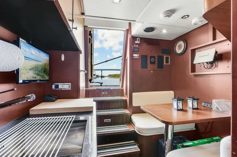Slide: The Image of Behind flybridge bar - 5009599
