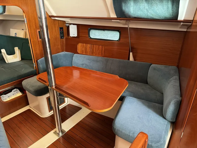 Slide: The Image of Beneteau Oceanis 321 1996 - 5010251