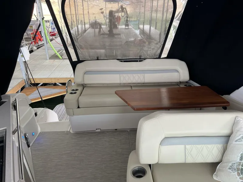 Slide: The Image of Regal 33 2019 - 5010736