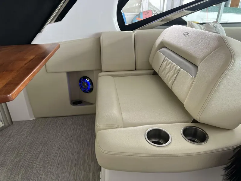 Slide: The Image of Regal 33 2019 - 5010739