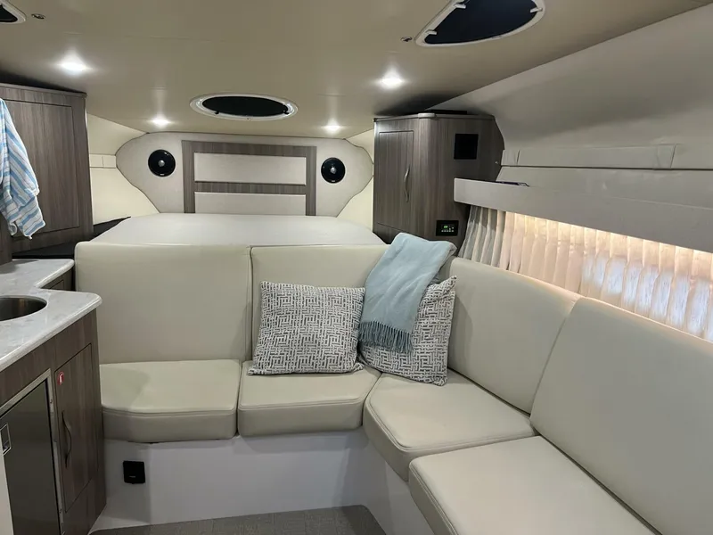 Slide: The Image of Regal 33 2019 - 5010722