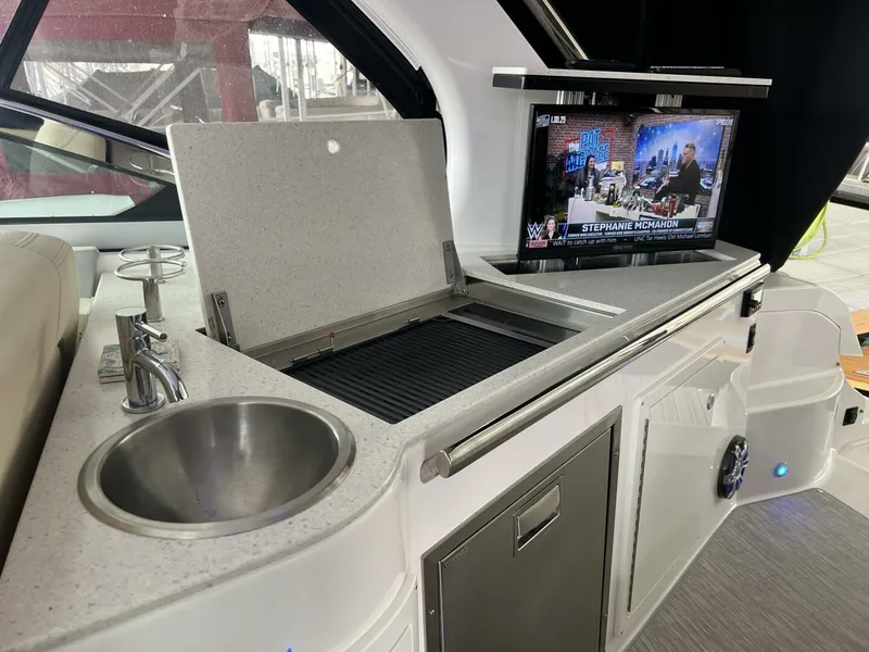 Slide: The Image of Regal 33 2019 - 5010734