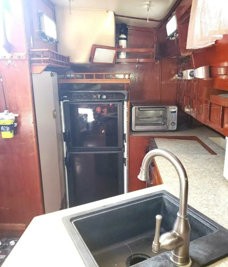 Slide: The Image of Endeavour 43 CC 1982 - 5013228